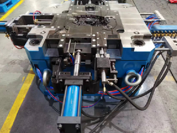 前箱体  1600T- 模具